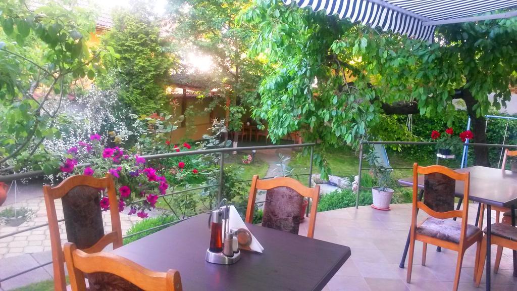 Family Hotel Sonata Samokov Exterior foto