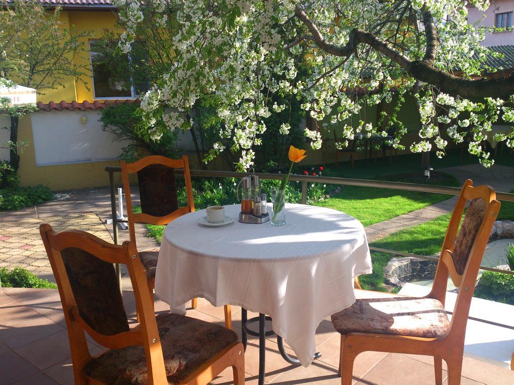 Family Hotel Sonata Samokov Exterior foto