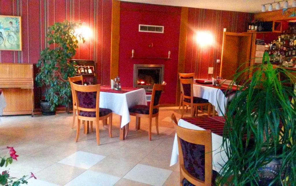 Family Hotel Sonata Samokov Exterior foto